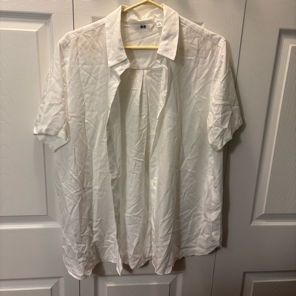 Uniqlo top